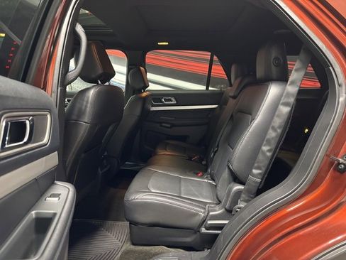 Used 2016 Ford Explorer XLT w/ Equipment Group 202A image 13