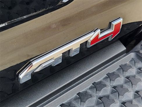 Used 2023 GMC Canyon AT4 w/ AT4 Premium Package image 10