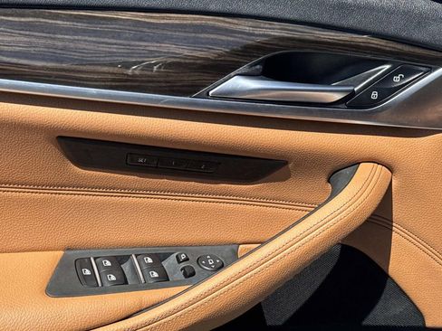 Used 2019 BMW 530i w/ Convenience Package image 22