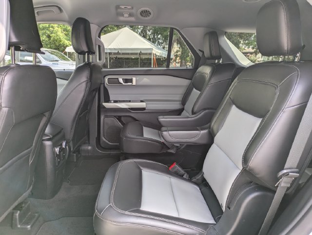 Used 2023 Ford Explorer XLT w/ Equipment Group 202A AWD/4WD image 18