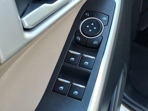 Used 2023 Ford Explorer XLT w/ Equipment Group 202A AWD/4WD image 13
