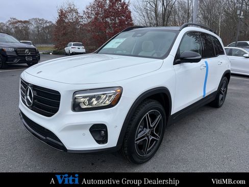 New 2026 Mercedes-Benz GLB 250 4MATIC image 4