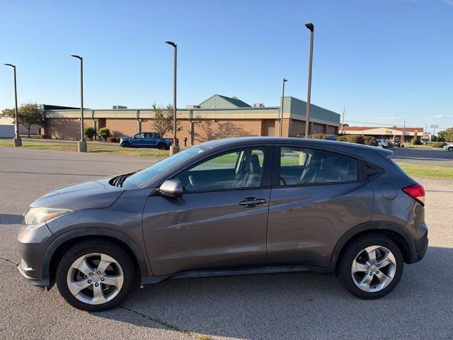 Used 2016 Honda HR-V LX image 3