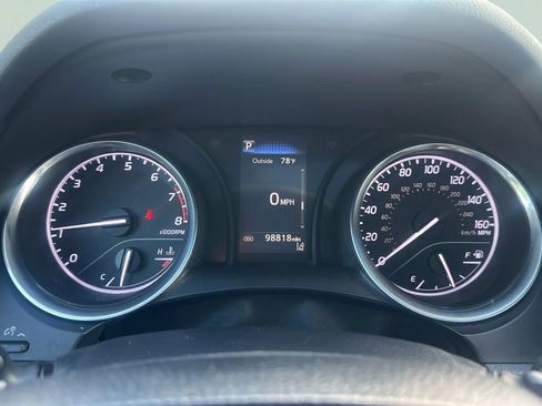 Used 2018 Toyota Camry SE w/ Moonroof Package FWD image 23