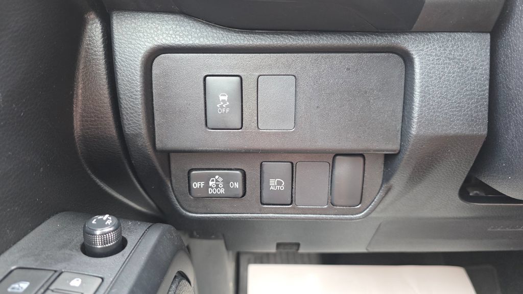 Used 2022 Toyota Tacoma SR AWD/4WD image 29