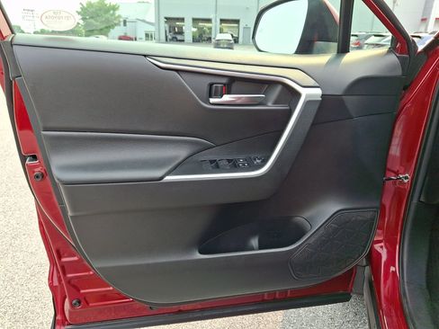 Certified 2021 Toyota RAV4 XLE w/ XLE Grade Weather Package AWD/4WD image 14