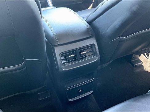 Used 2024 Ford Edge SEL image 17