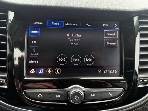 Used 2021 Chevrolet Trax LT w/ LT Convenience Package image 16