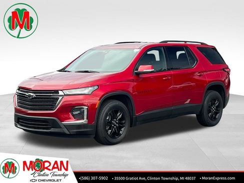 Used 2023 Chevrolet Traverse LT FWD image 1