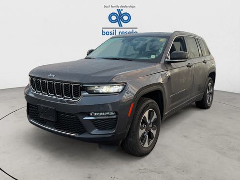 Used 2023 Jeep Grand Cherokee 4WD 4xe image 2