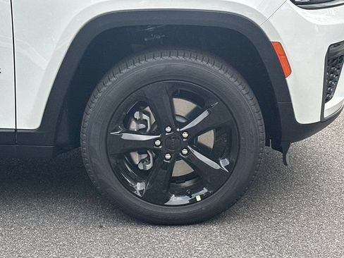 New 2026 Jeep Grand Cherokee L Limited AWD/4WD image 12