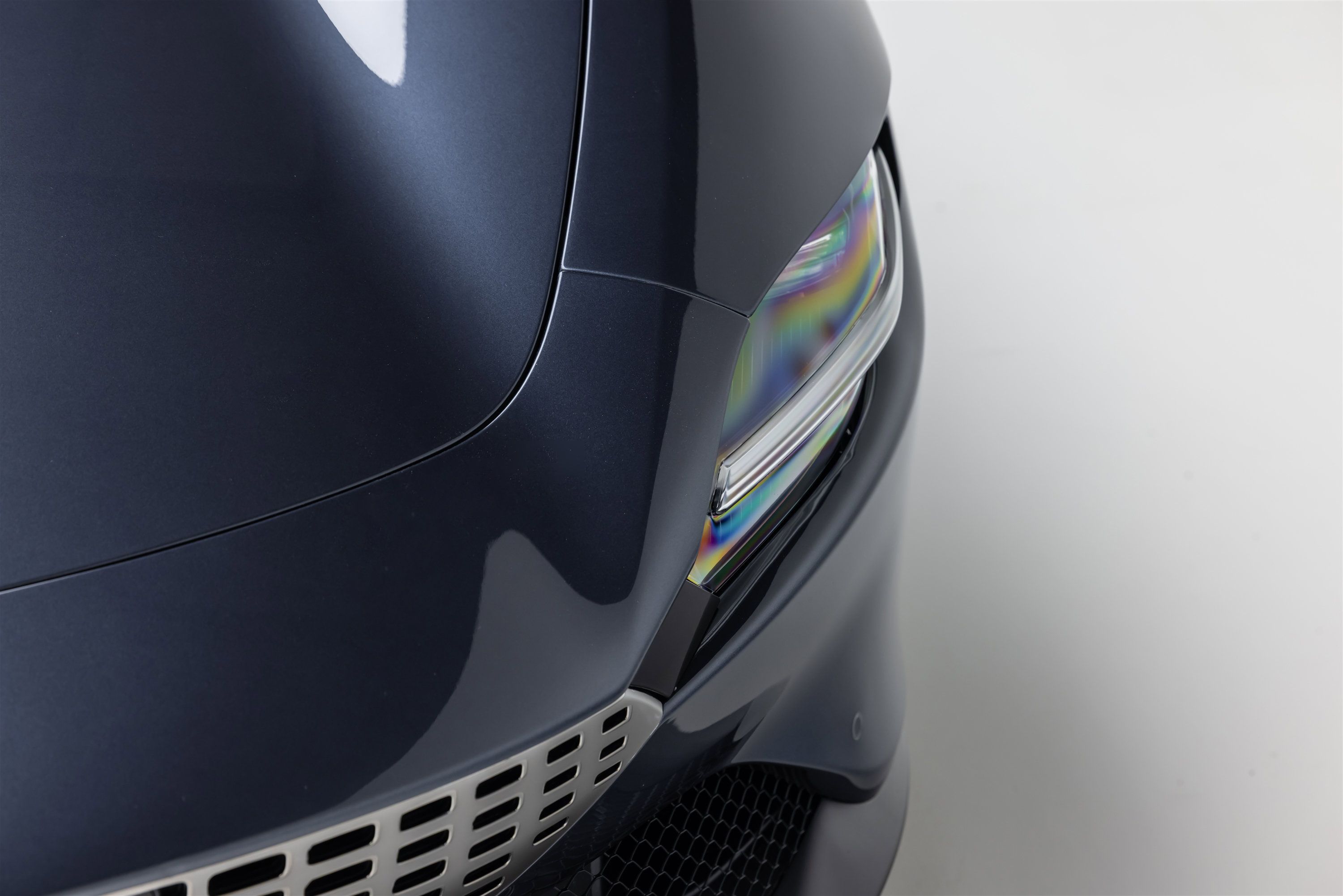 Certified 2025 Ferrari Roma Spider RWD image 18