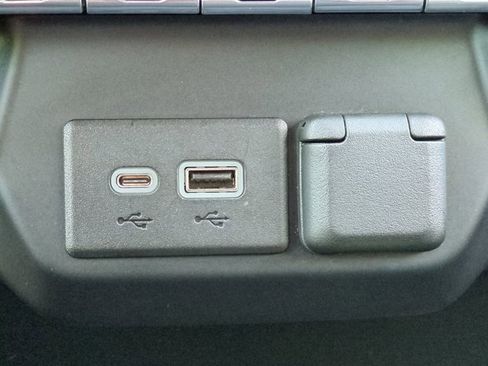 Used 2021 Chevrolet Silverado 1500 LT image 22