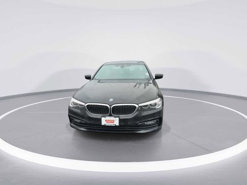 Used 2018 BMW 540i xDrive image 3