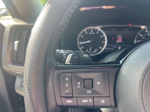 Used 2025 Nissan Pathfinder SL w/ Black Appearance Package image 48