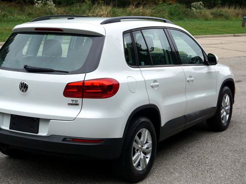 Used 2016 Volkswagen Tiguan S image 5