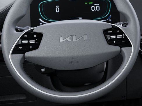 New 2025 Kia Niro LX image 22