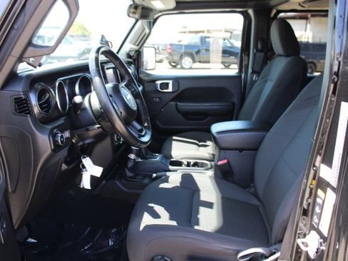 Used 2022 Jeep Wrangler Unlimited Sport AWD/4WD image 30