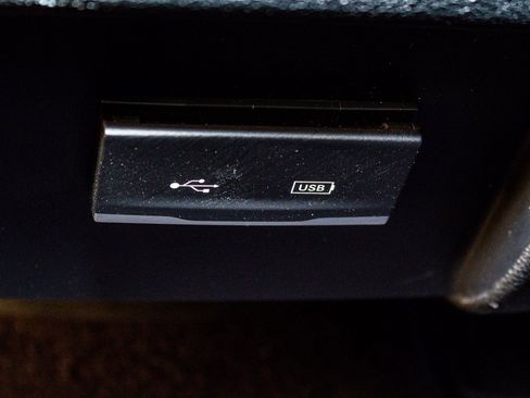 Used 2019 Jeep Cherokee Latitude Plus image 16