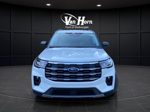 New 2026 Ford Explorer Active w/ Active Comfort Package AWD/4WD image 2