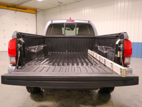 Used 2022 Toyota Tacoma SR w/ SR Convenience Package image 21