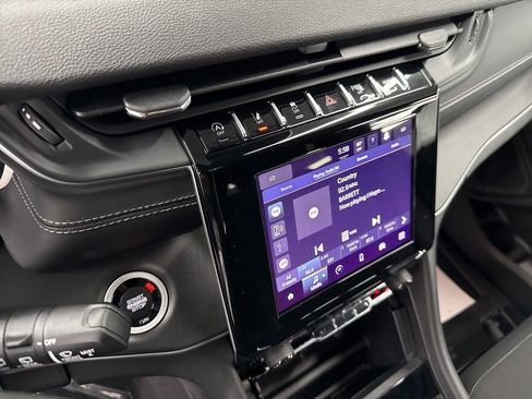 Used 2025 Jeep Grand Cherokee Laredo X image 24