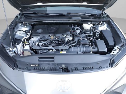 Used 2025 Toyota Camry SE FWD image 9