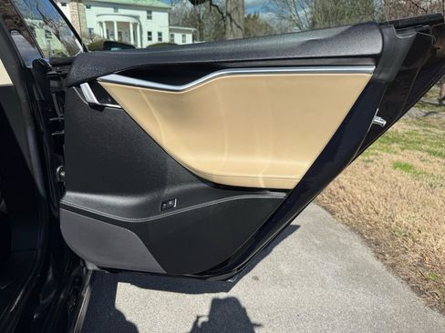 Used 2014 Tesla Model S 85 image 28