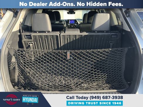 Used 2024 Toyota Highlander XLE FWD image 31