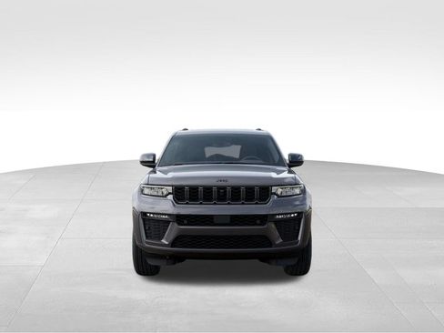 Used 2026 Jeep Grand Cherokee Limited AWD/4WD image 7