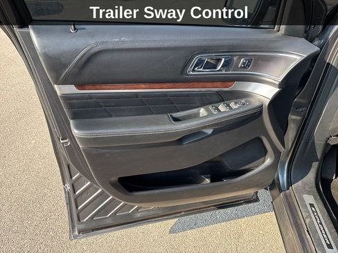 Used 2018 Ford Explorer Platinum AWD/4WD image 15