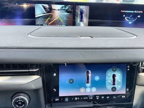 Certified 2025 Lincoln Navigator Reserve AWD/4WD image 25