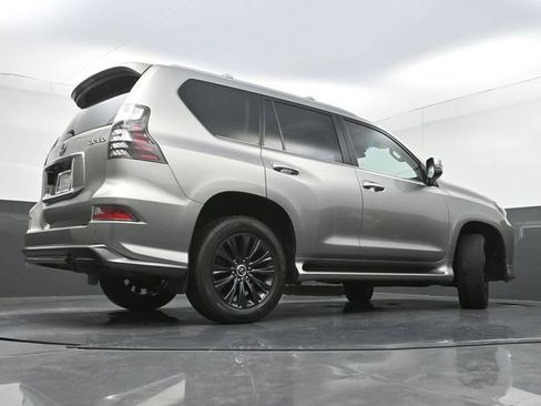 Used 2023 Lexus GX 460 Premium w/ Accessory Package AWD/4WD image 40