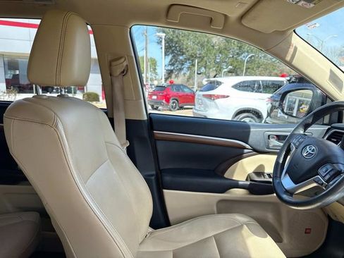 Used 2019 Toyota Highlander Limited Platinum image 50