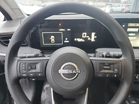 Certified 2025 Nissan Kicks SV w/ Illumination Package image 18