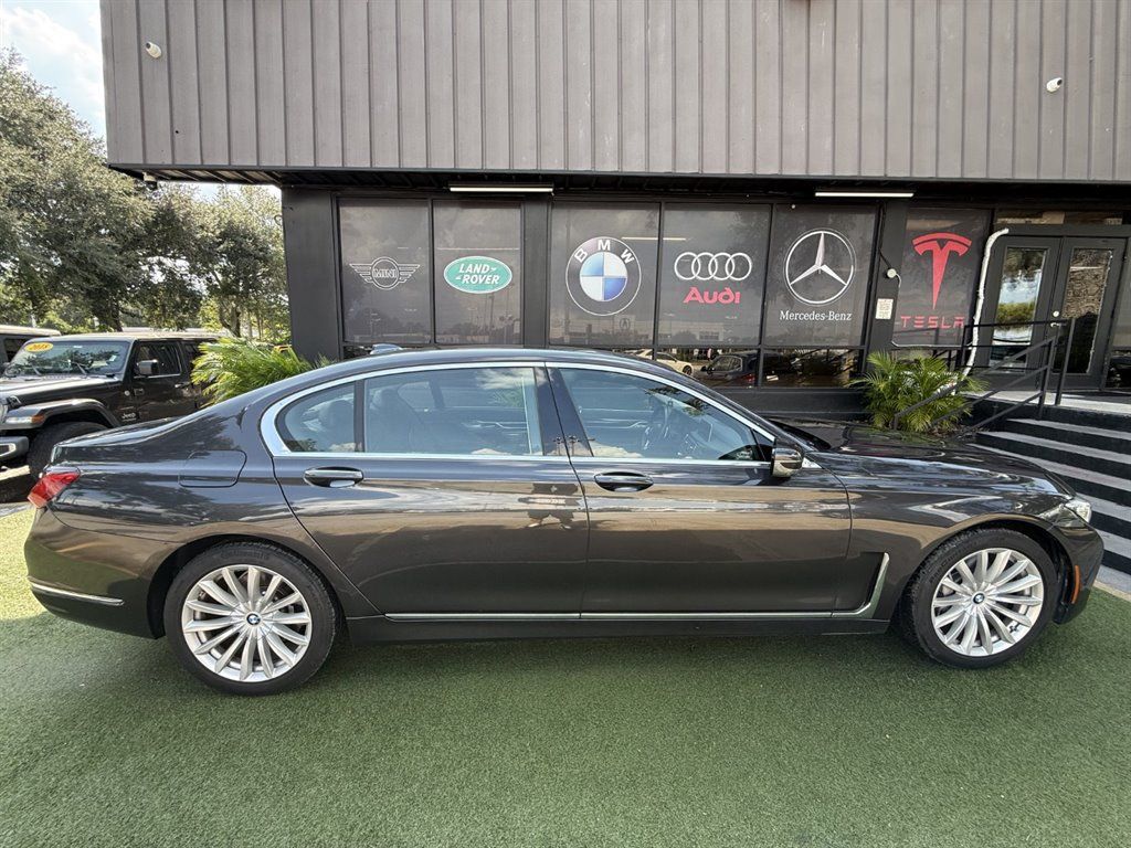 Used 2022 BMW 740i RWD image 8