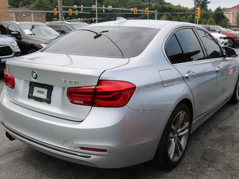 Used 2017 BMW 330i Sedan w/ Premium Package RWD image 6