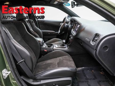 Used 2022 Dodge Charger R/T w/ Plus Group image 25