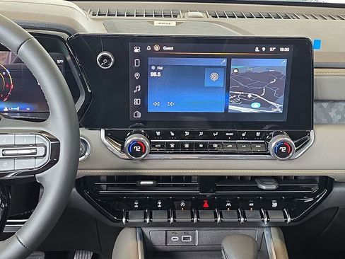 New 2026 Chevrolet Colorado ZR2 w/ Technology Package image 13