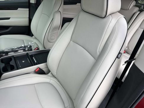 New 2026 Honda Odyssey Touring image 24