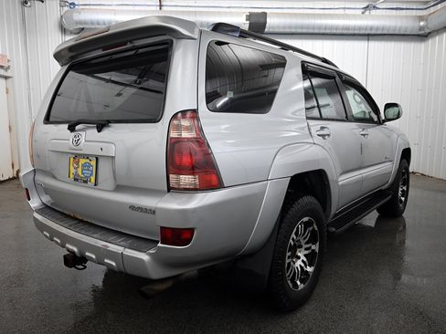Used 2005 Toyota 4Runner SR5 image 26