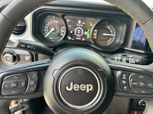 Used 2024 Jeep Wrangler Unlimited AWD/4WD image 24