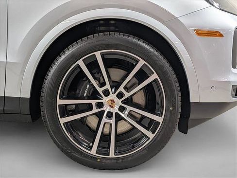 New 2026 Porsche Cayenne image 24