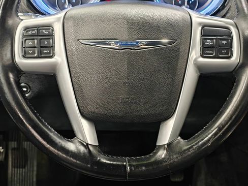 Used 2013 Chrysler 300 w/ Driver Convenience Group image 5