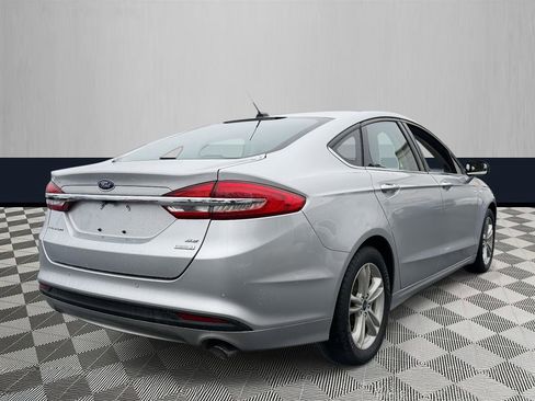 Used 2018 Ford Fusion SE image 5