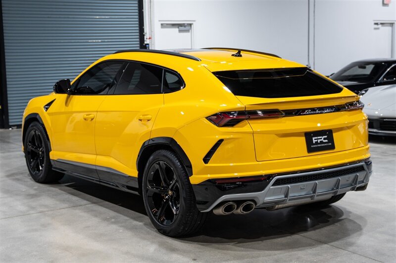 Used 2020 Lamborghini Urus AWD/4WD image 4