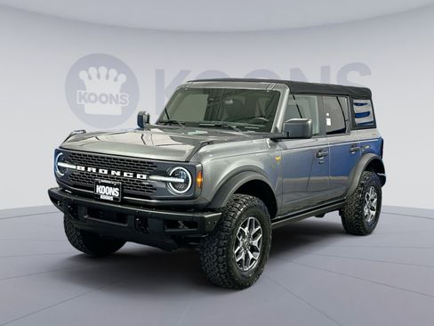 Used 2021 Ford Bronco Badlands image 1