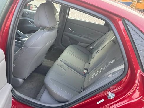 Used 2025 Hyundai Elantra SEL FWD image 15