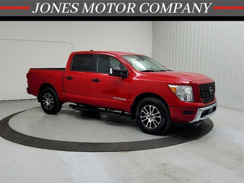 Used 2024 Nissan Titan SV w/ SV Convenience Package image 1
