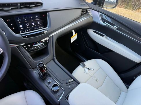 New 2026 Cadillac XT5 Sportv w/ LPO, Onyx Lite Package image 30